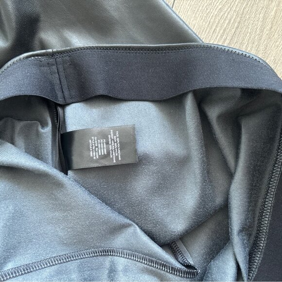 Aritzia Ten by Babaton Glow Vegan Leather Skirt - Picture 4 of 9